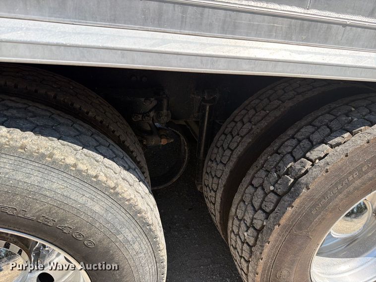 image for item FN5820 2009 Kenworth T8 Series dump truck