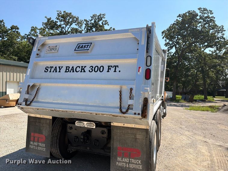 image for item FN5820 2009 Kenworth T8 Series dump truck