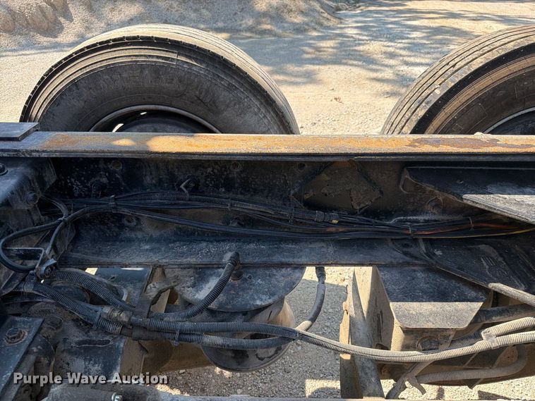 image for item FN5820 2009 Kenworth T8 Series dump truck
