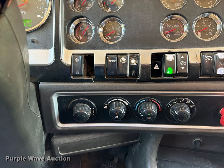image for item FN5820 2009 Kenworth T8 Series dump truck