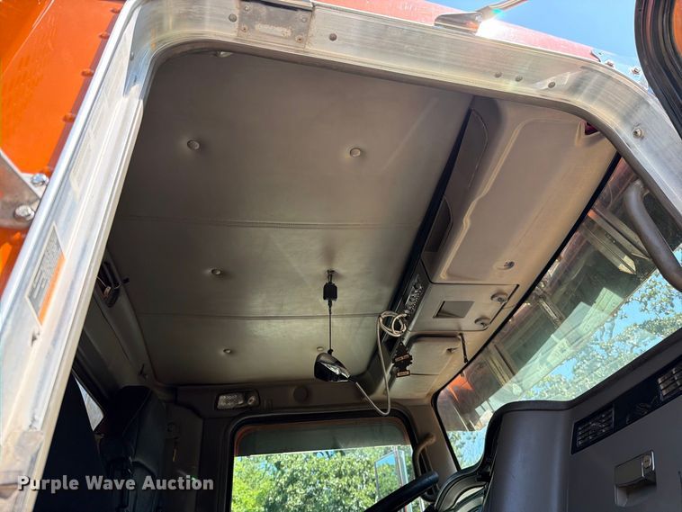image for item FN5820 2009 Kenworth T8 Series dump truck