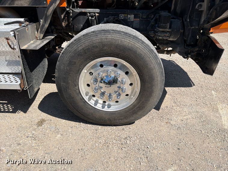 image for item FN5820 2009 Kenworth T8 Series dump truck