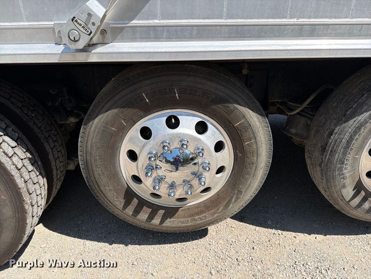 image for item FN5820 2009 Kenworth T8 Series dump truck
