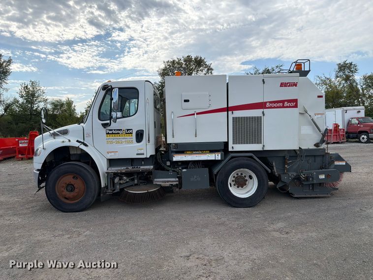 image for item FP3019 2009 Freightliner Business Class M2 street sweeper truck