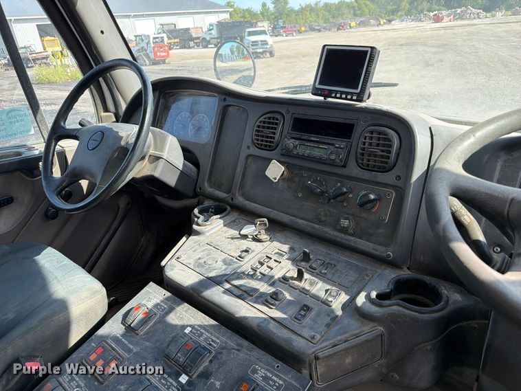 image for item FP3019 2009 Freightliner Business Class M2 street sweeper truck