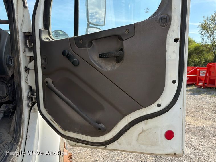 image for item FP3019 2009 Freightliner Business Class M2 street sweeper truck