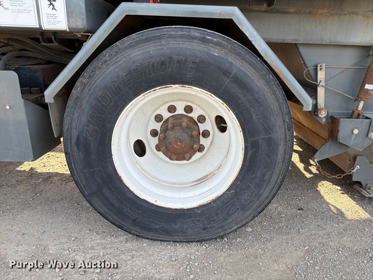 image for item FP3019 2009 Freightliner Business Class M2 street sweeper truck
