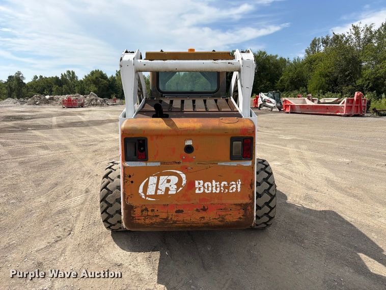 image for item FP3026 2002 Bobcat 873 skid steer loader