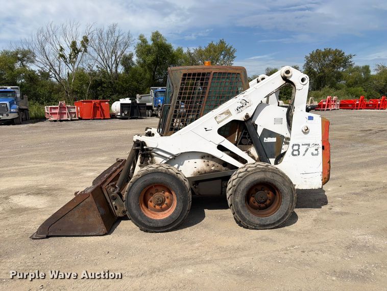 image for item FP3026 2002 Bobcat 873 skid steer loader