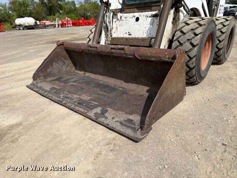 image for item FP3026 2002 Bobcat 873 skid steer loader
