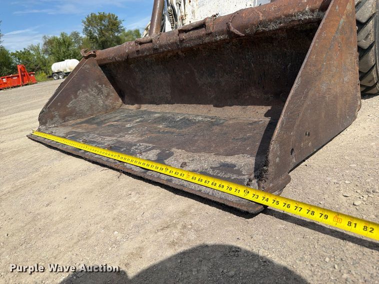 image for item FP3026 2002 Bobcat 873 skid steer loader