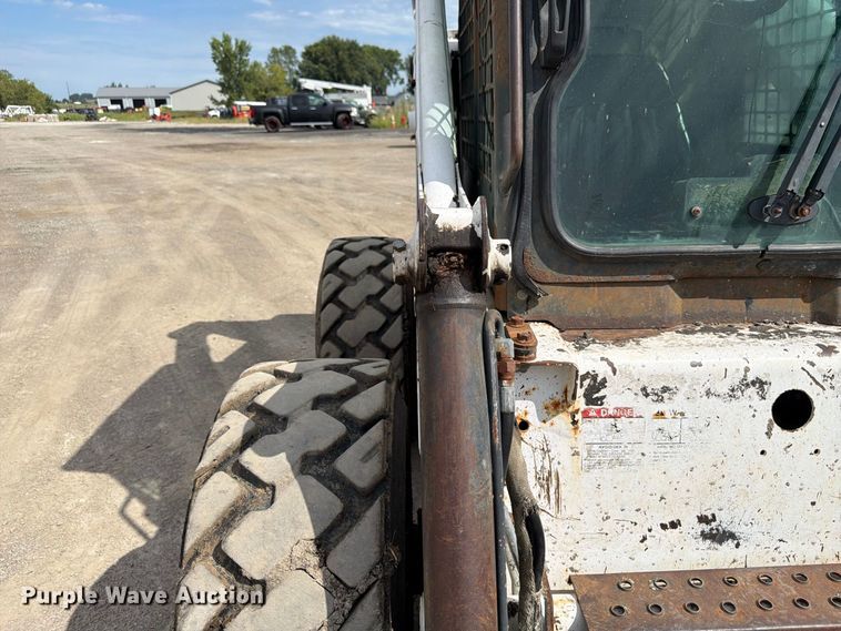 image for item FP3026 2002 Bobcat 873 skid steer loader