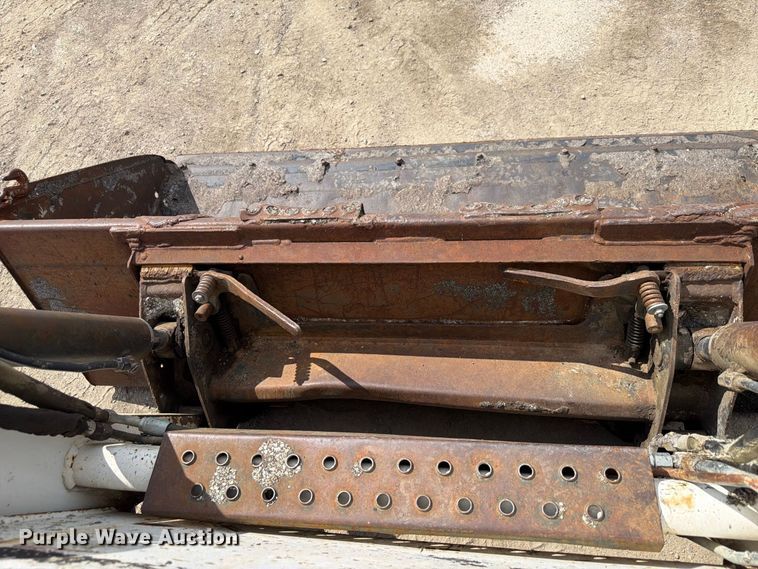 image for item FP3026 2002 Bobcat 873 skid steer loader