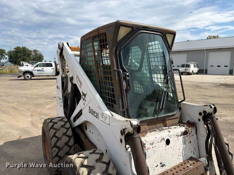 image for item FP3026 2002 Bobcat 873 skid steer loader