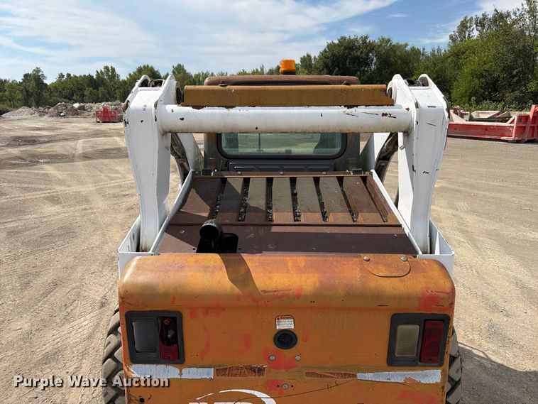image for item FP3026 2002 Bobcat 873 skid steer loader