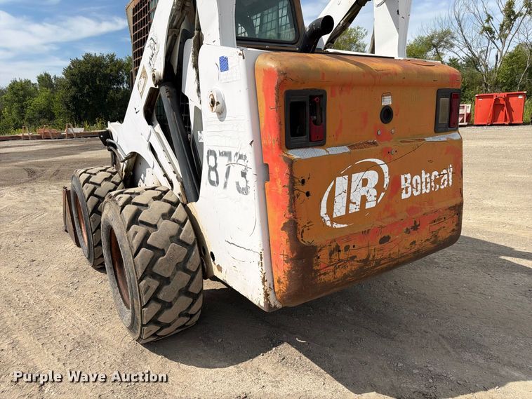 image for item FP3026 2002 Bobcat 873 skid steer loader