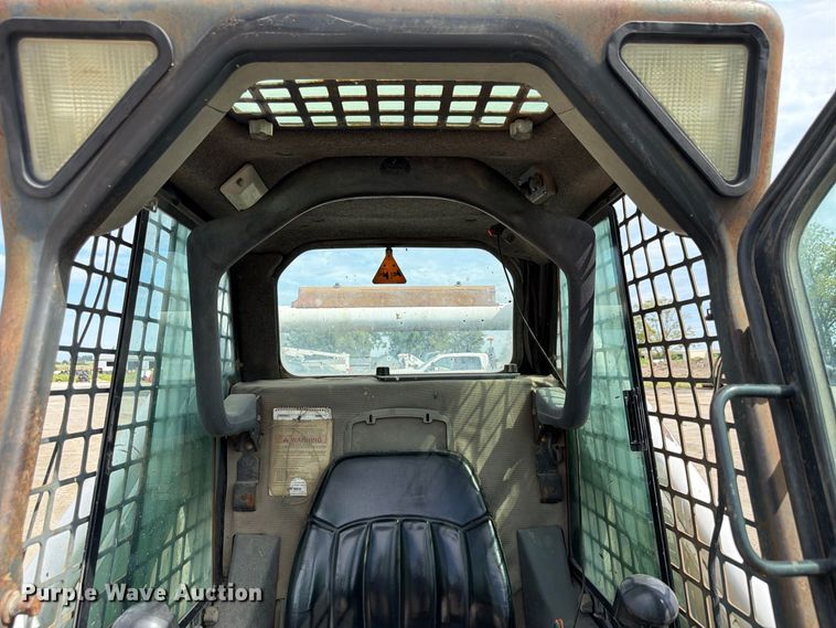 image for item FP3026 2002 Bobcat 873 skid steer loader
