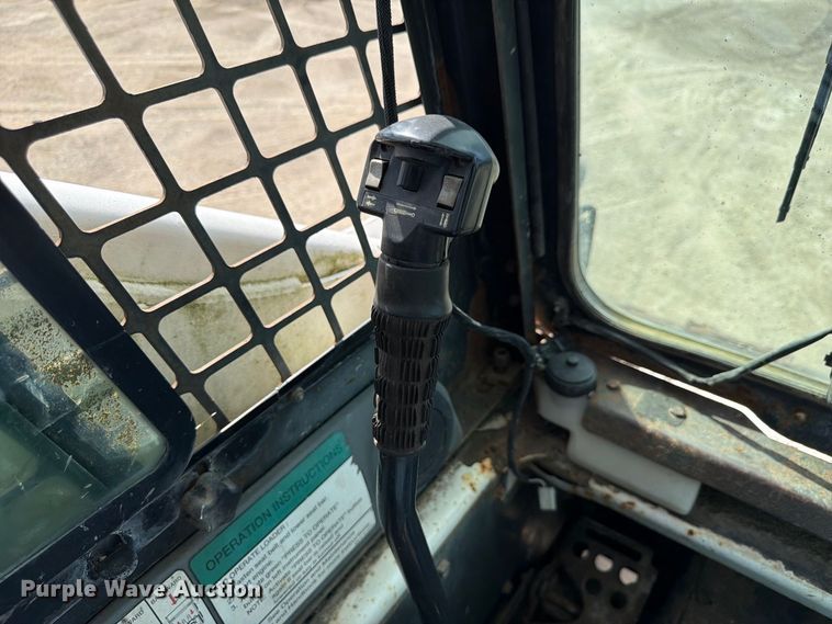 image for item FP3026 2002 Bobcat 873 skid steer loader