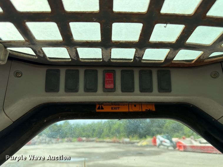 image for item FP3026 2002 Bobcat 873 skid steer loader