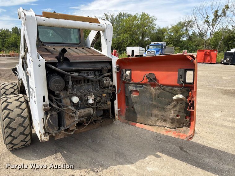 image for item FP3026 2002 Bobcat 873 skid steer loader