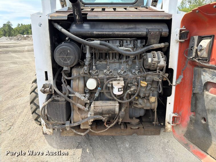 image for item FP3026 2002 Bobcat 873 skid steer loader