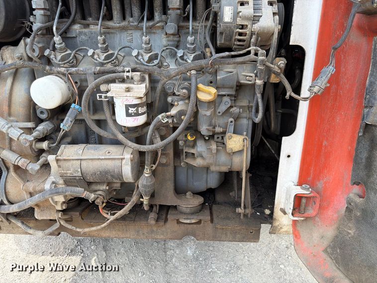 image for item FP3026 2002 Bobcat 873 skid steer loader