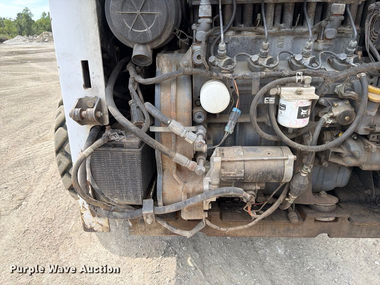 image for item FP3026 2002 Bobcat 873 skid steer loader