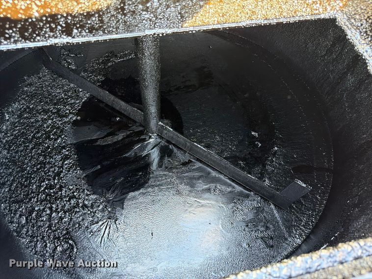 image for item FP3036 2009 CimLine 230DH pothole patcher