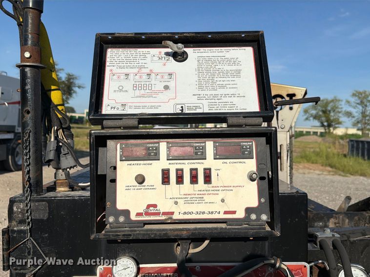 image for item FP3036 2009 CimLine 230DH pothole patcher