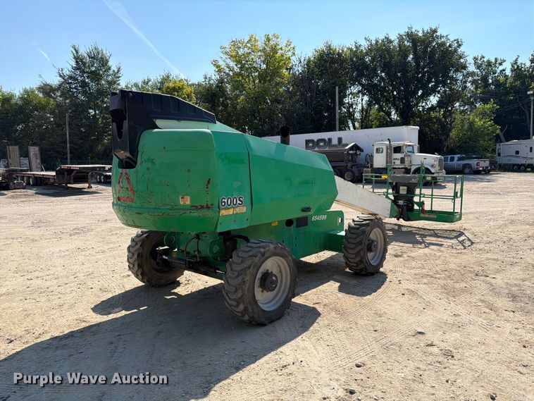 image for item FP3037 JLG 600S boom lift