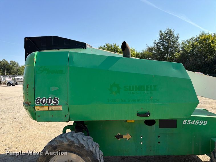 image for item FP3037 JLG 600S boom lift