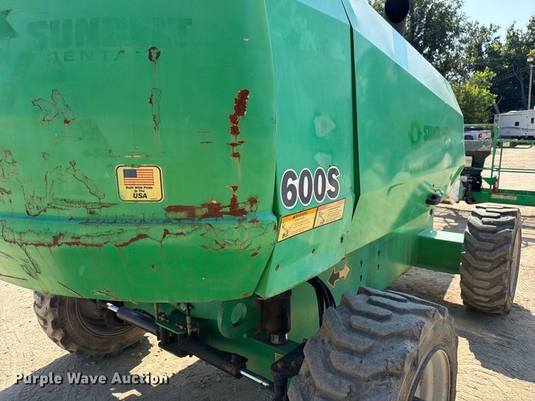 image for item FP3037 JLG 600S boom lift