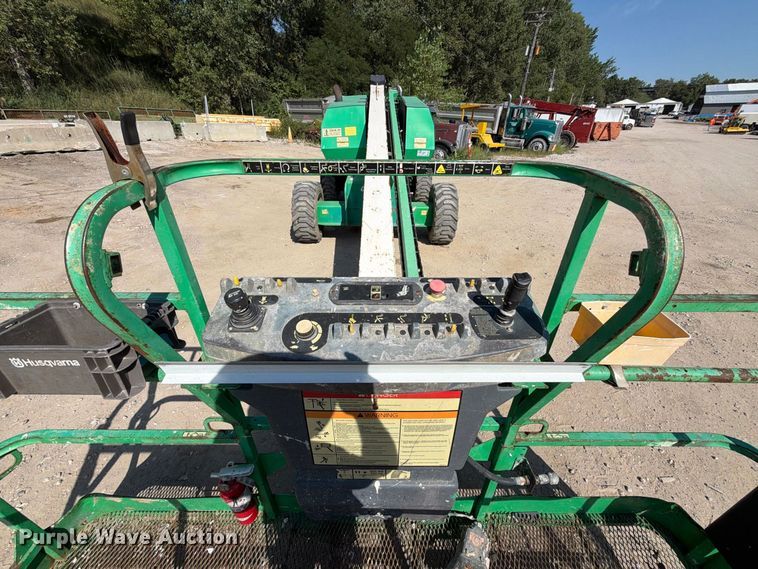 image for item FP3037 JLG 600S boom lift