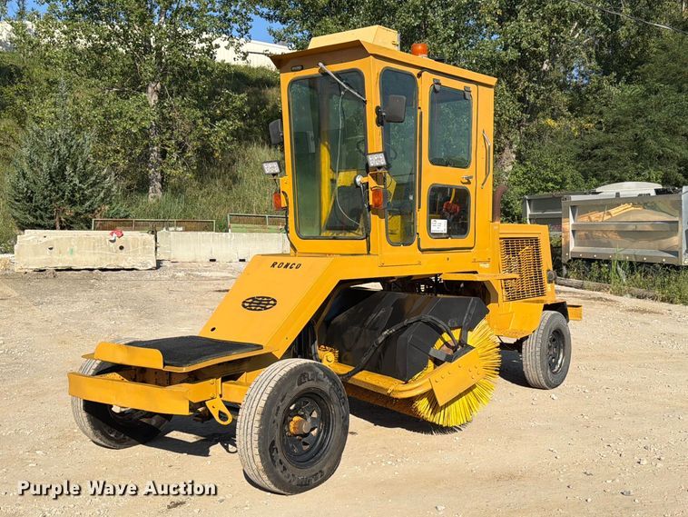 image for item FP3039 Waldon Sweep Master 250 broom