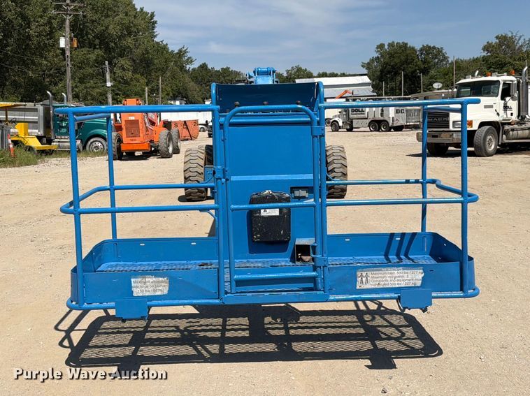 image for item FP3040 2008 Genie S-85 boom lift