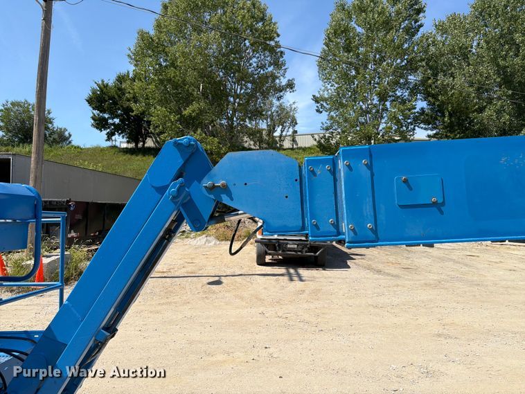 image for item FP3040 2008 Genie S-85 boom lift