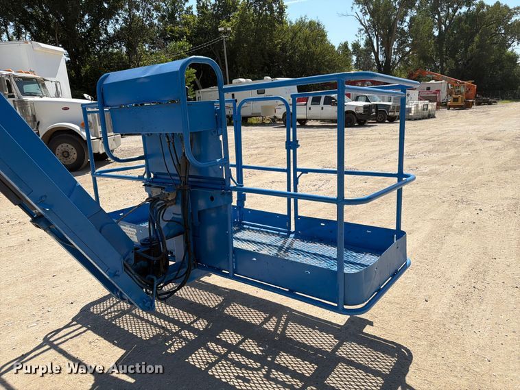 image for item FP3040 2008 Genie S-85 boom lift
