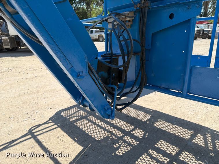 image for item FP3040 2008 Genie S-85 boom lift