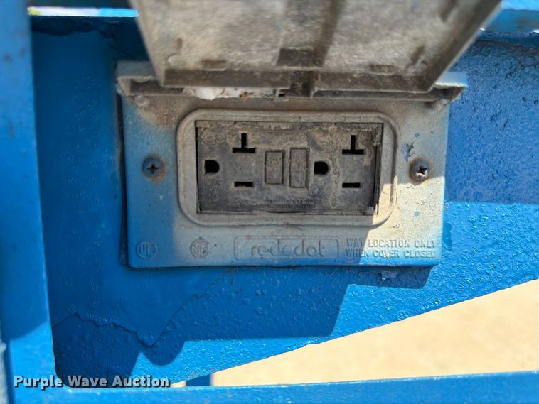 image for item FP3040 2008 Genie S-85 boom lift