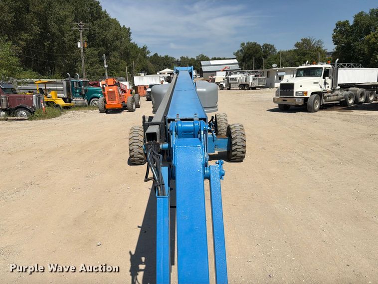 image for item FP3040 2008 Genie S-85 boom lift