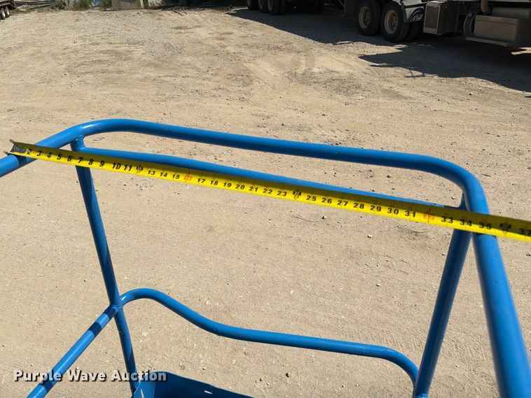 image for item FP3040 2008 Genie S-85 boom lift