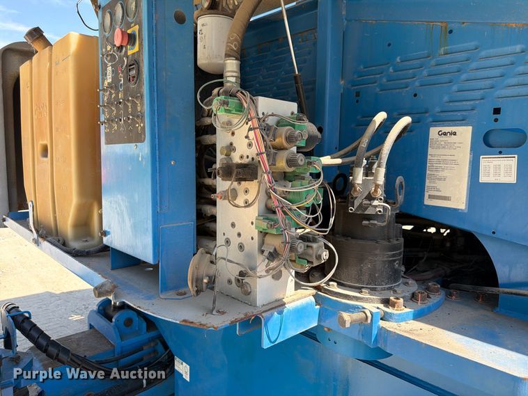 image for item FP3040 2008 Genie S-85 boom lift