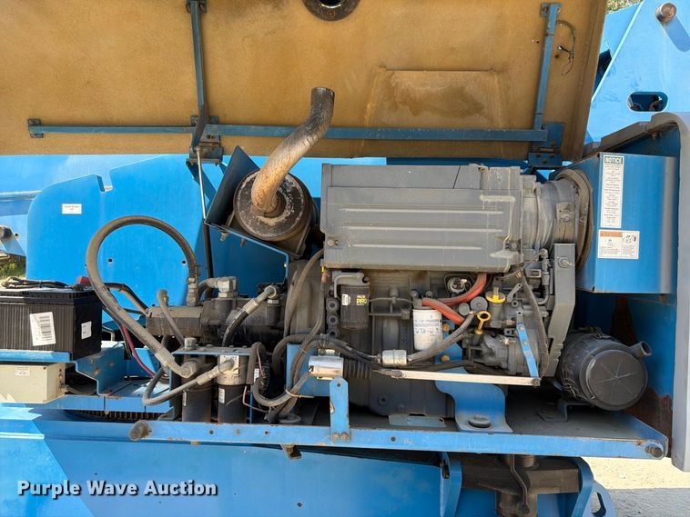 image for item FP3040 2008 Genie S-85 boom lift