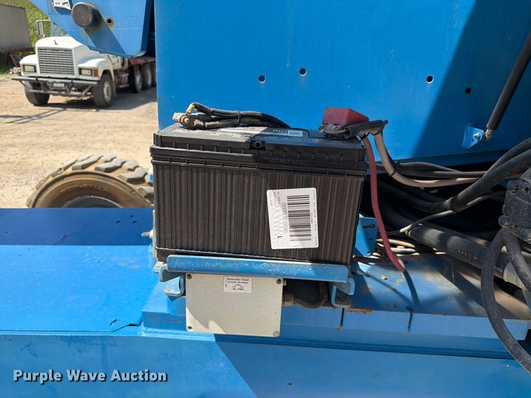 image for item FP3040 2008 Genie S-85 boom lift