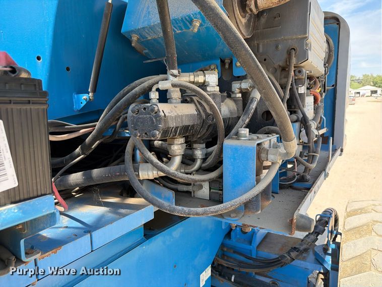 image for item FP3040 2008 Genie S-85 boom lift