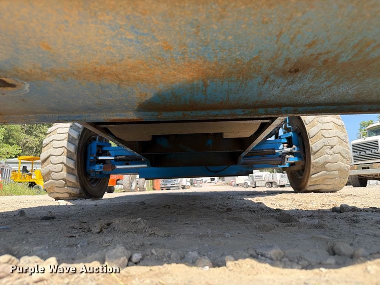 image for item FP3040 2008 Genie S-85 boom lift