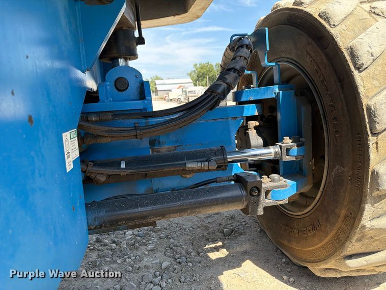image for item FP3040 2008 Genie S-85 boom lift