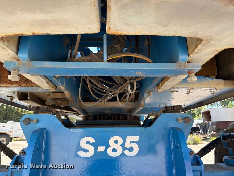 image for item FP3040 2008 Genie S-85 boom lift