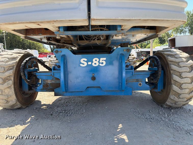 image for item FP3040 2008 Genie S-85 boom lift