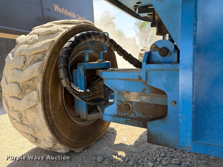 image for item FP3040 2008 Genie S-85 boom lift